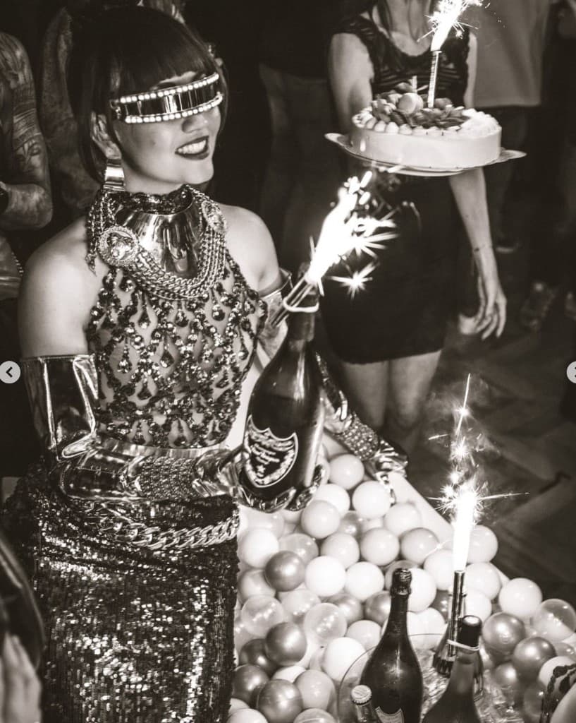 VIP-Moment mit Champagner und festlicher Inszenierung